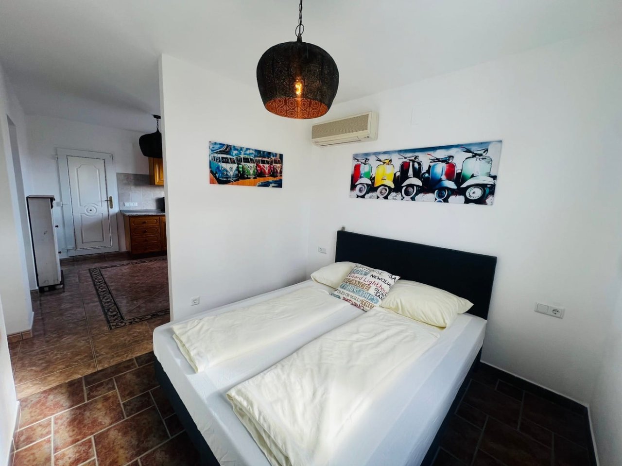 Prachtige villa in topconditie op korte afstand van de zandstranden en de zee te koop in Denia, Els Poblets, Costa Blanca