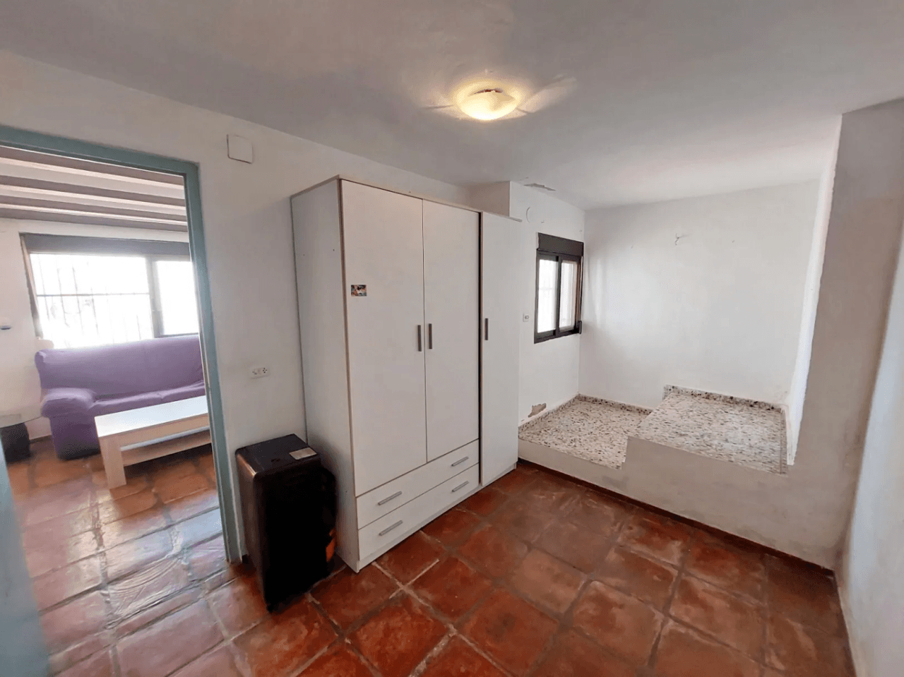 Priviligierte locatie in Las Rotas, renovatieproject 4-slaapkamer appartement