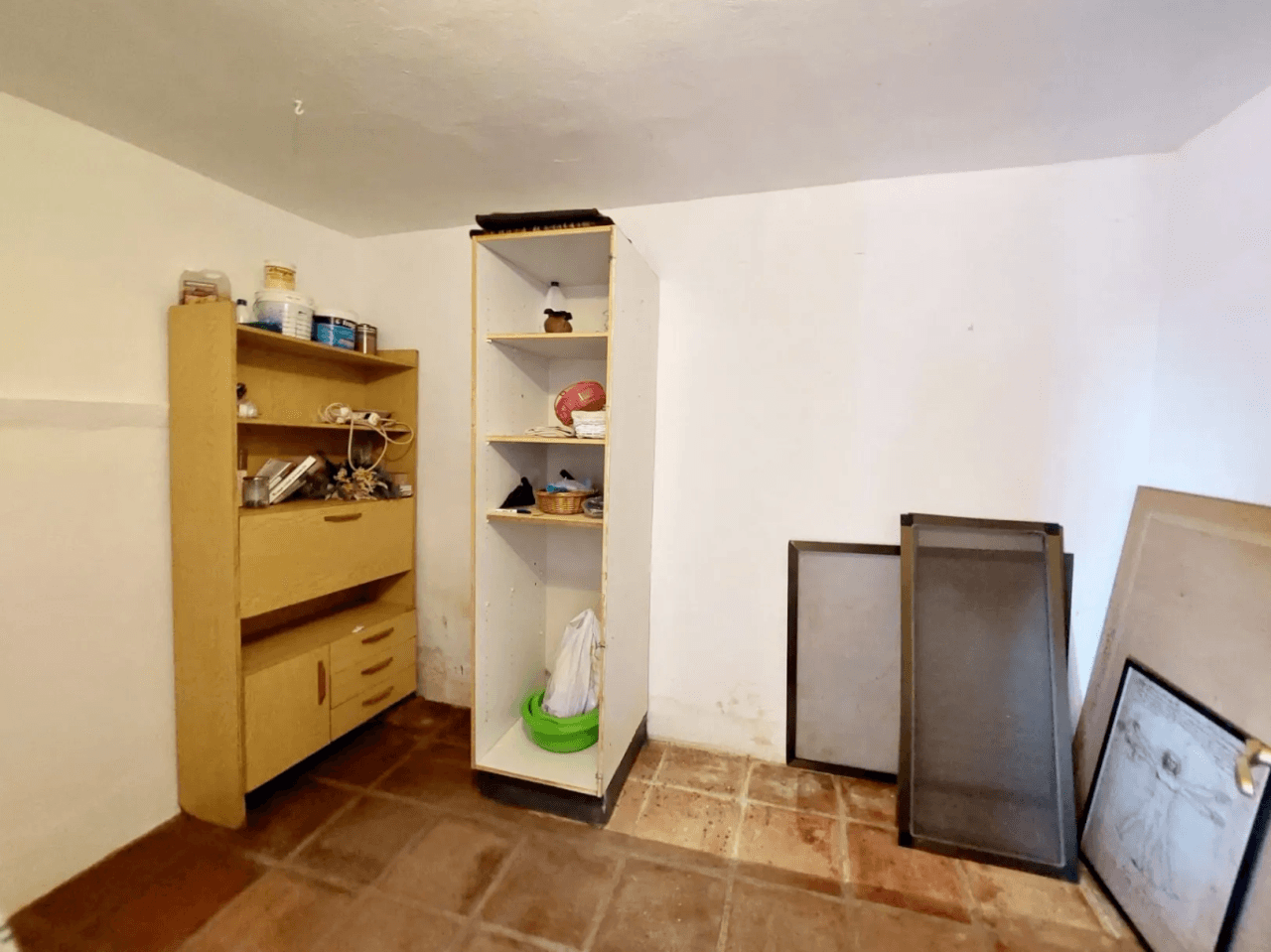 Priviligierte locatie in Las Rotas, renovatieproject 4-slaapkamer appartement