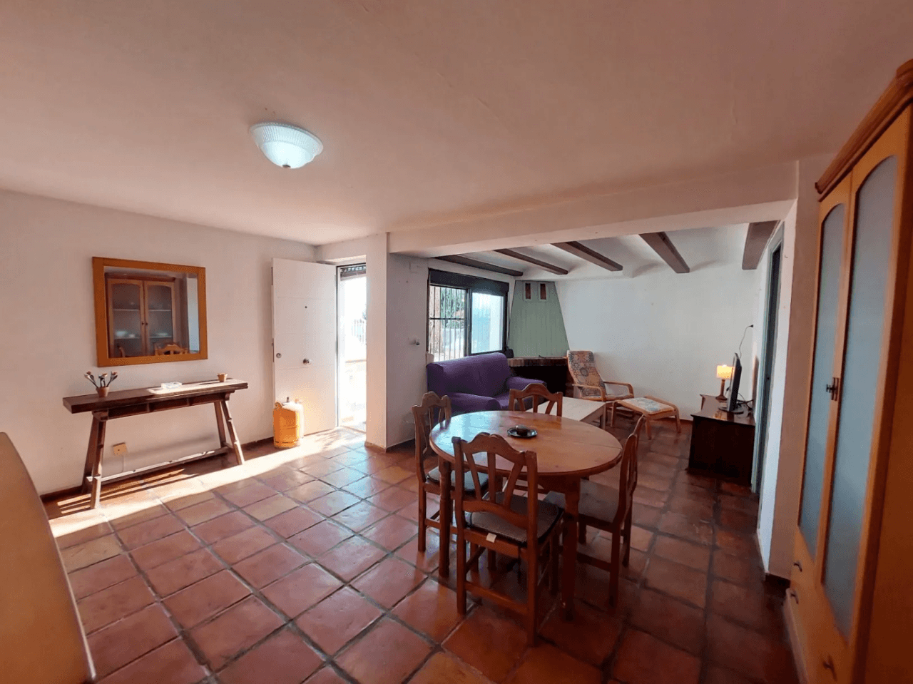 Priviligierte locatie in Las Rotas, renovatieproject 4-slaapkamer appartement