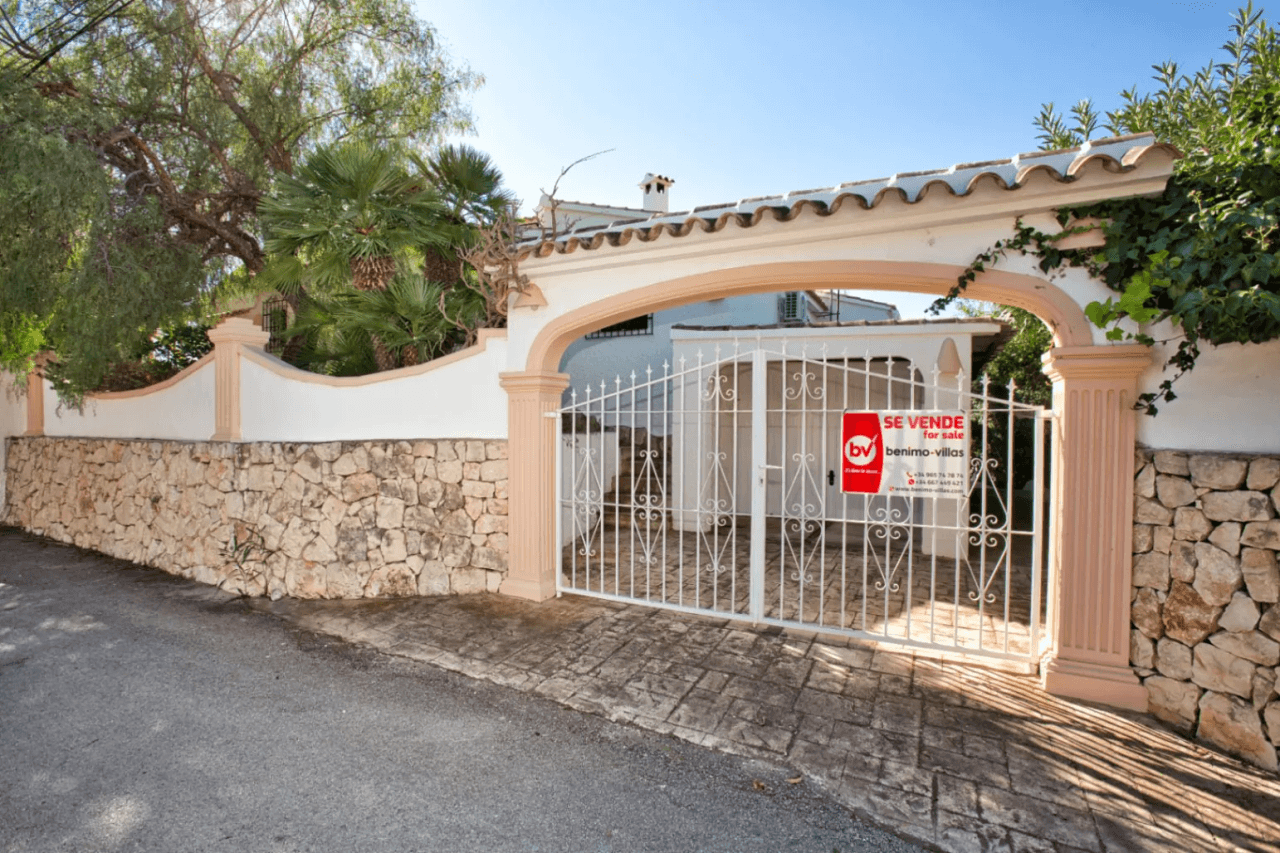 Traditionele zeezicht villa te koop in Benissa