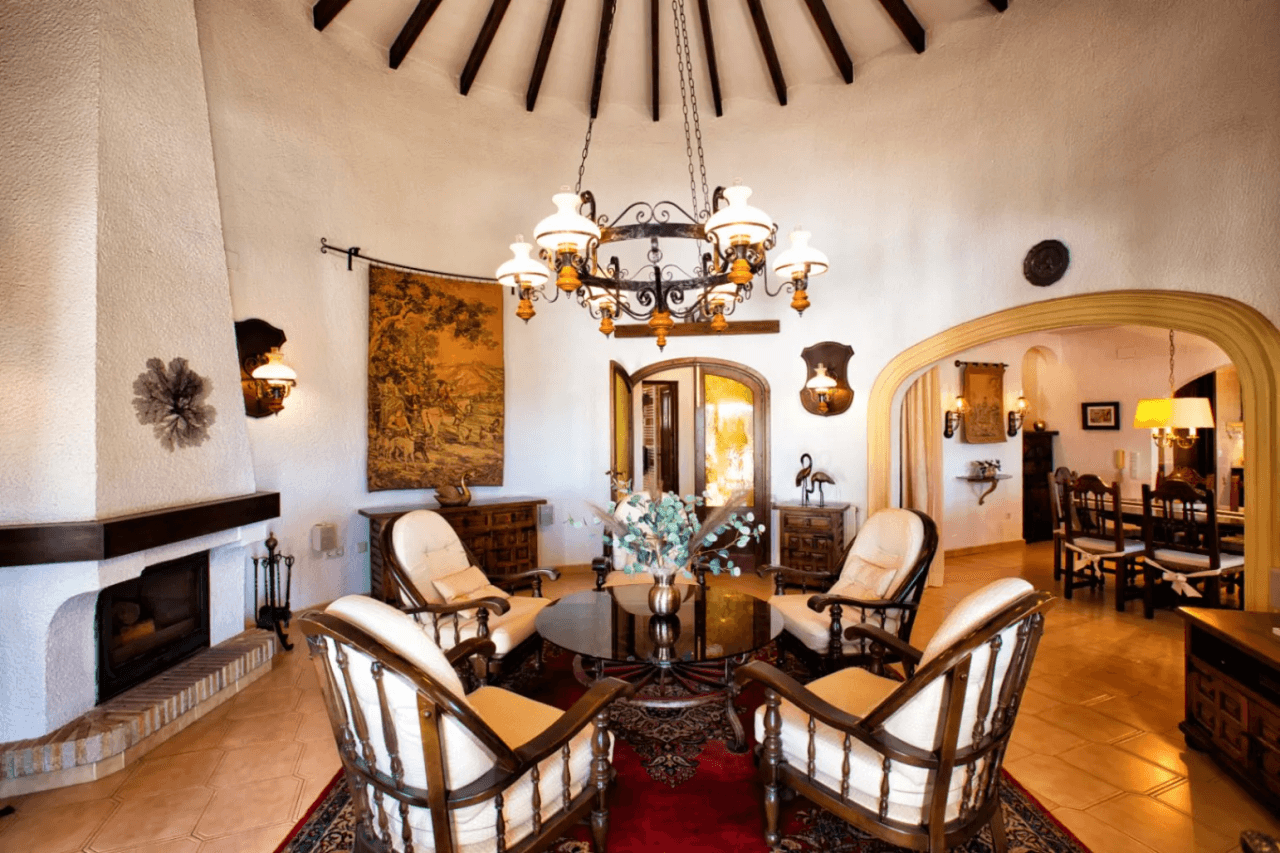 Traditionele zeezicht villa te koop in Benissa