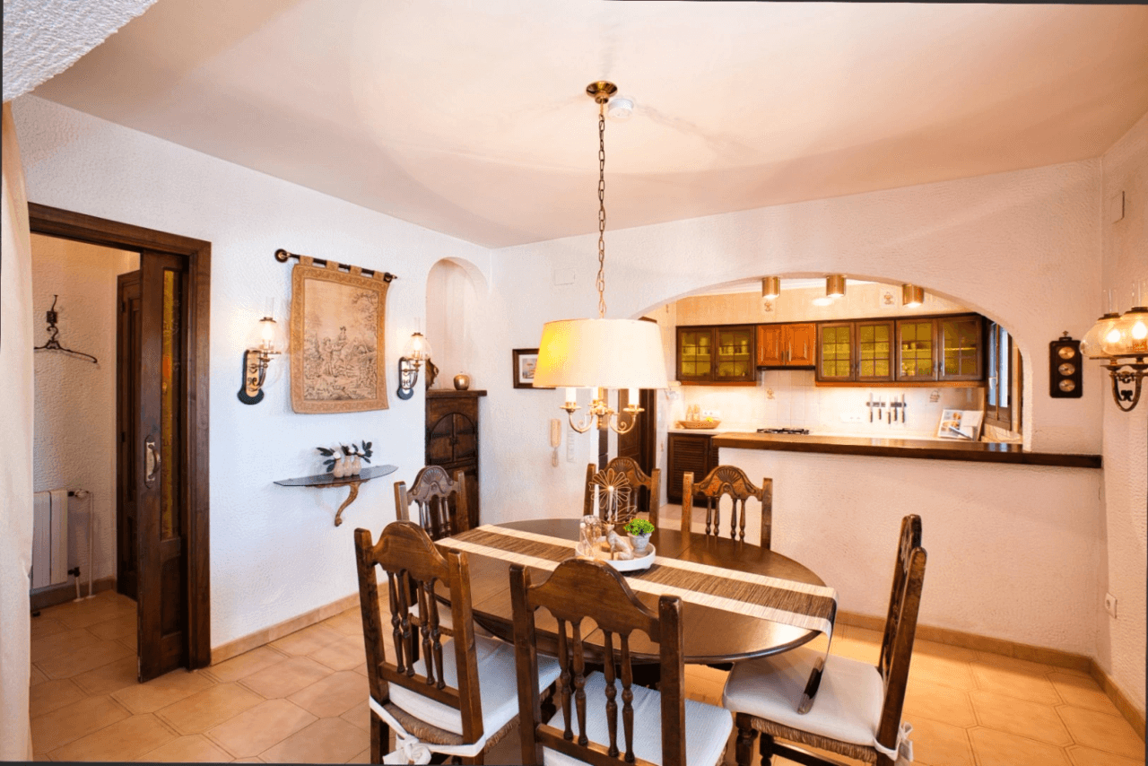 Traditionele zeezicht villa te koop in Benissa