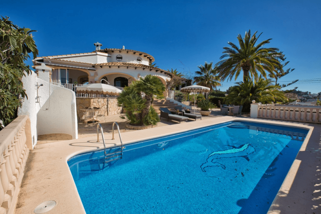 Traditionele zeezicht villa te koop in Benissa