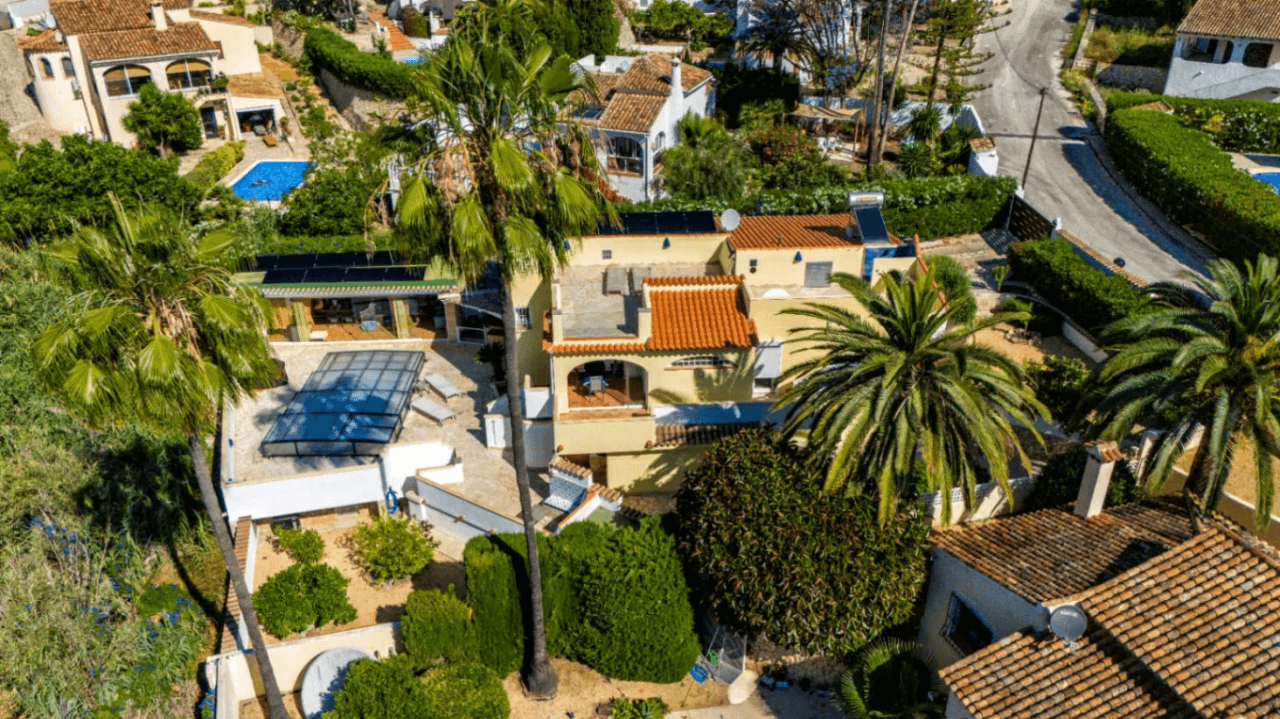 Zeer energiezuinige villa (label A) te koop in Benissa