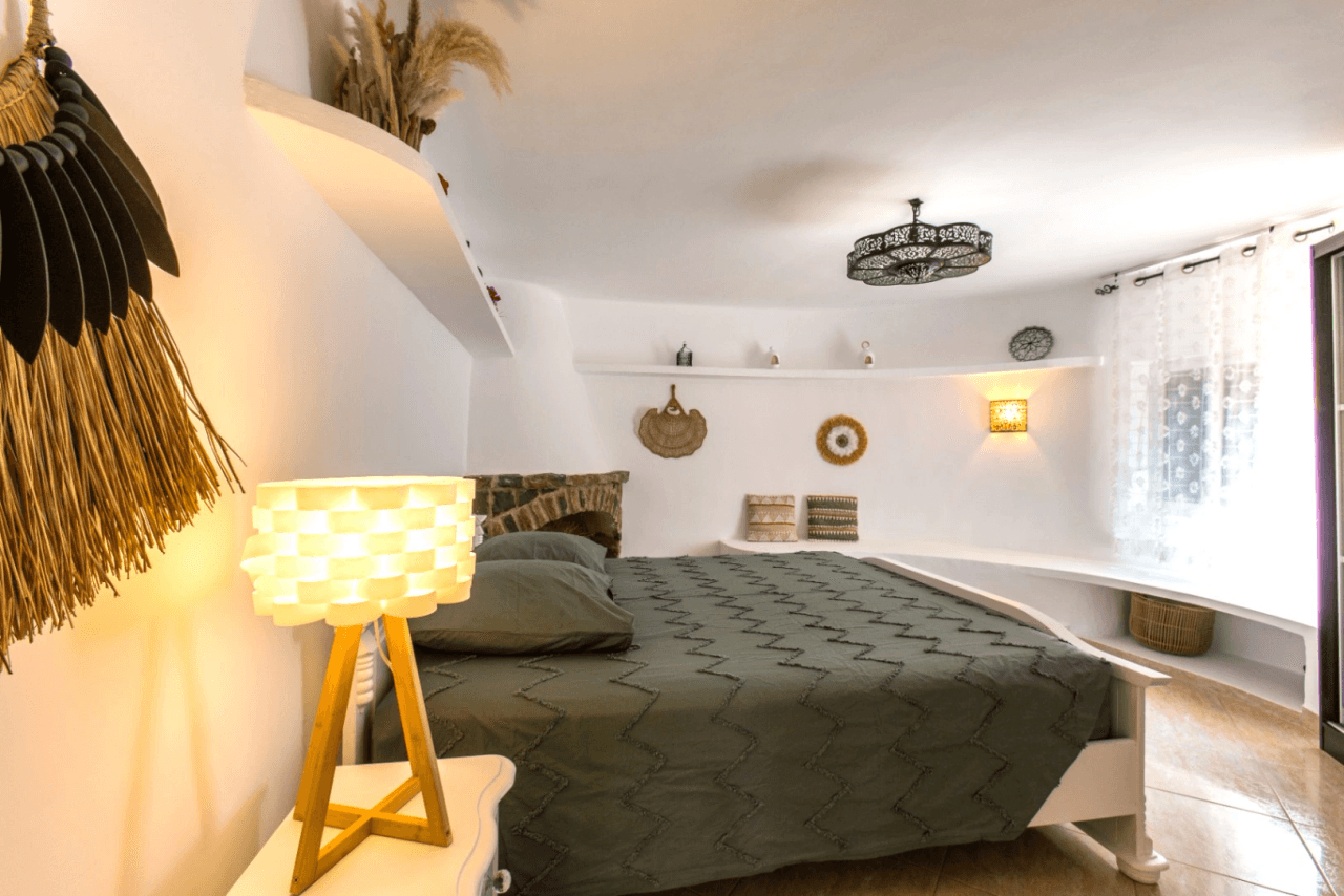 Interessante villa op groot grondstuk te koop in Benissa kust