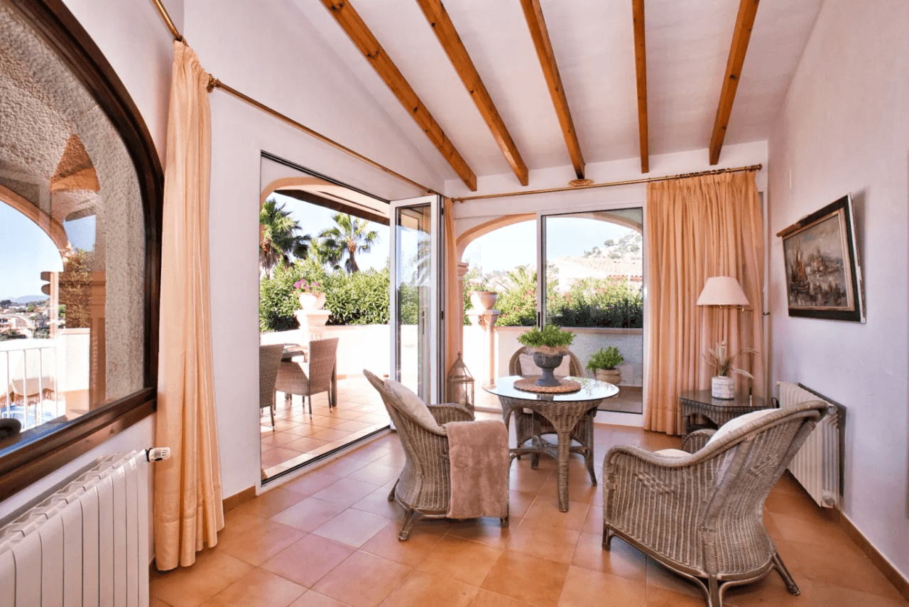 Traditionele zeezicht villa te koop in Benissa