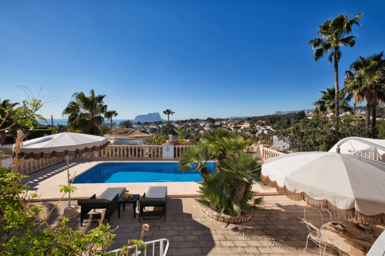 Traditionele zeezicht villa te koop in Benissa
