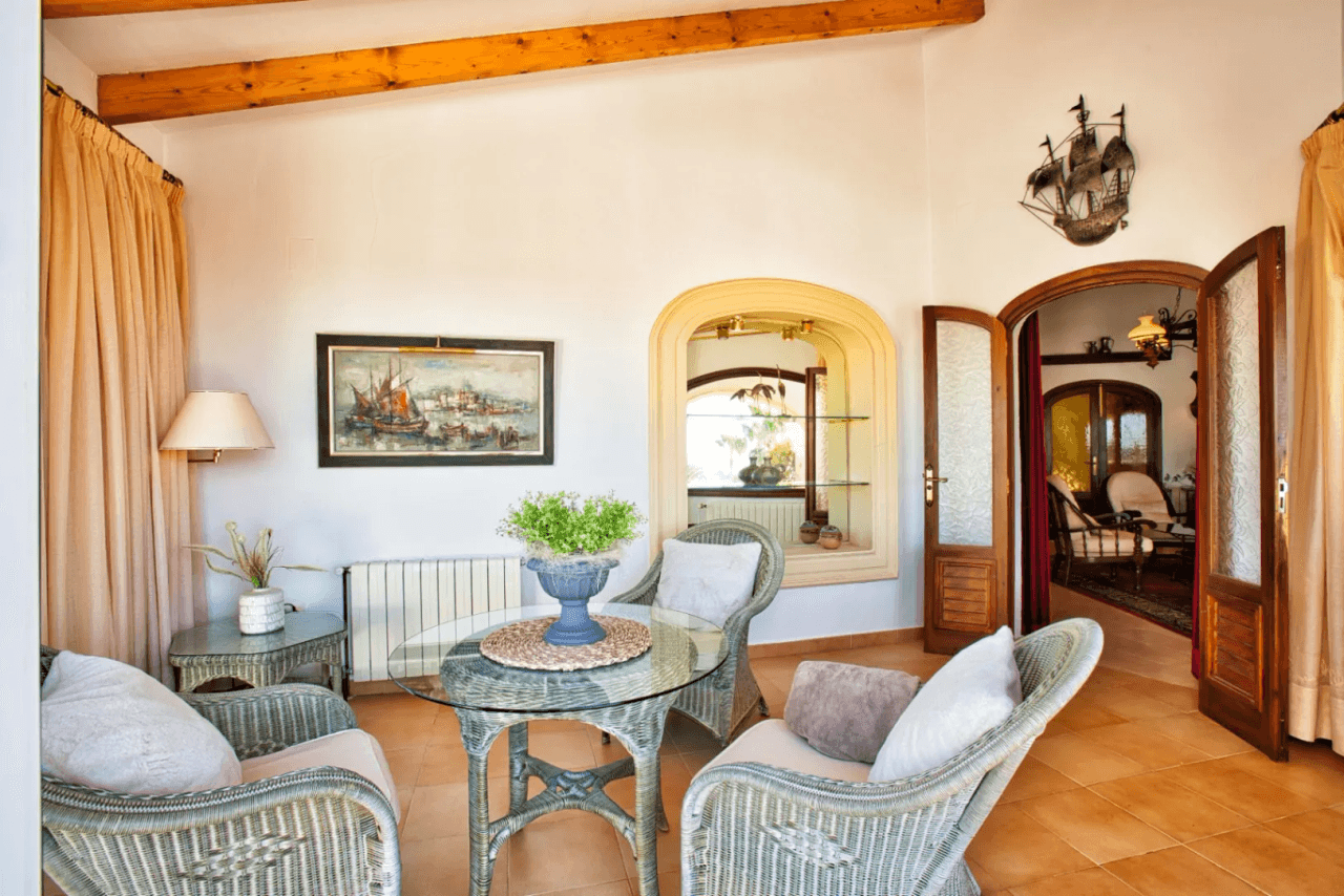 Traditionele zeezicht villa te koop in Benissa