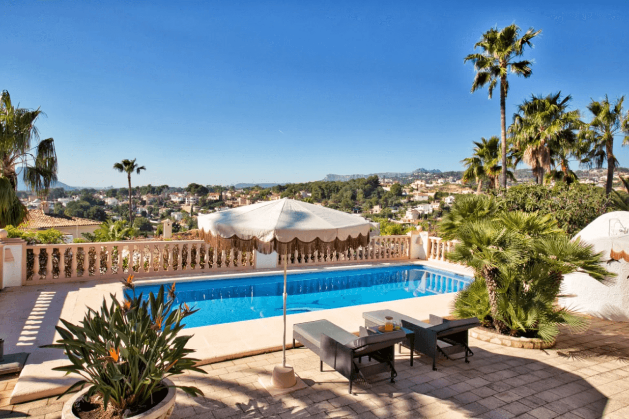 Traditionele zeezicht villa te koop in Benissa