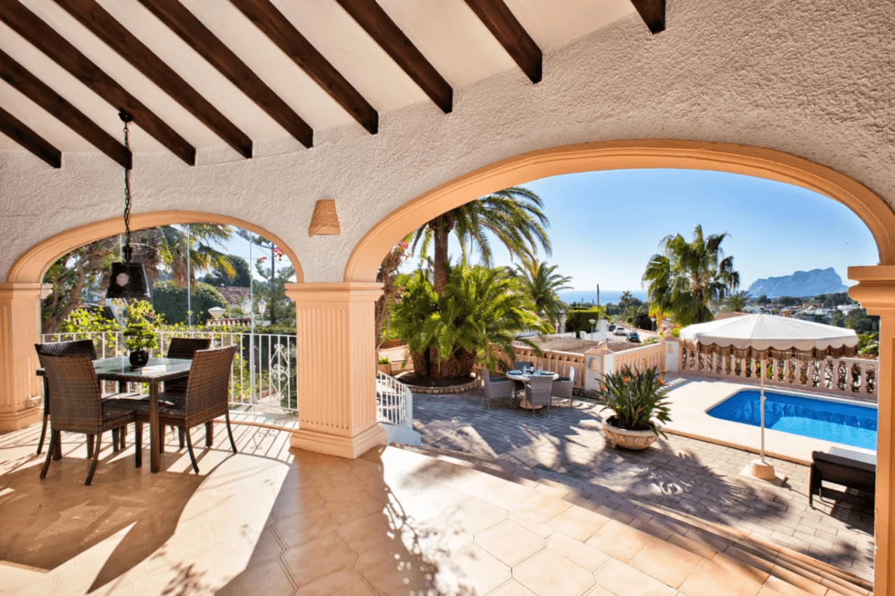 Traditionele zeezicht villa te koop in Benissa