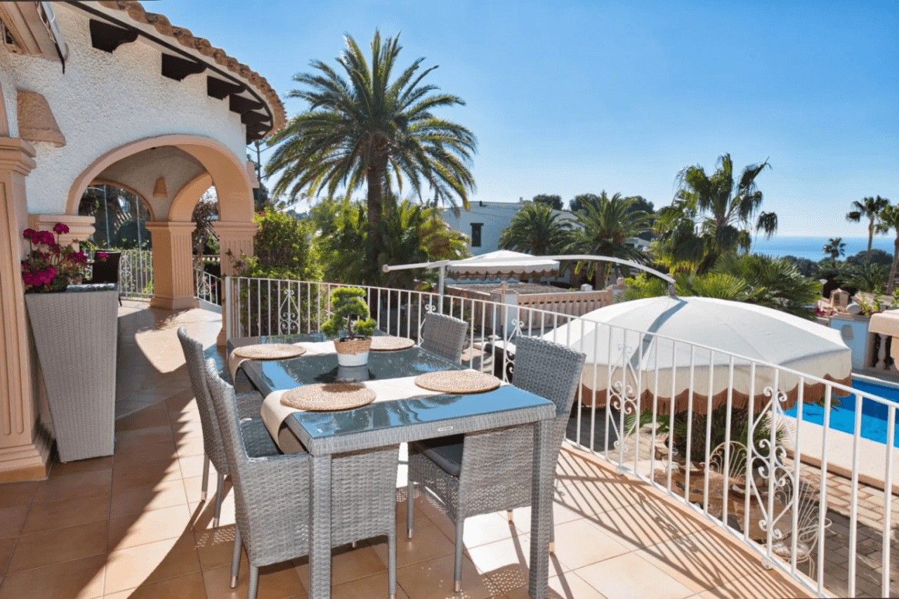 Traditionele zeezicht villa te koop in Benissa