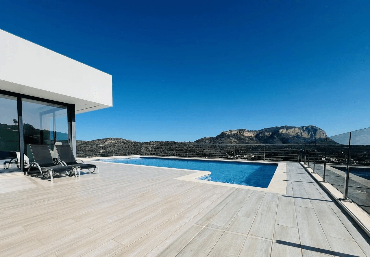 Ample contemporary villa with sea and mountain views for salea in La Sella Golf Resort, Pedreguer, Costa Blanca