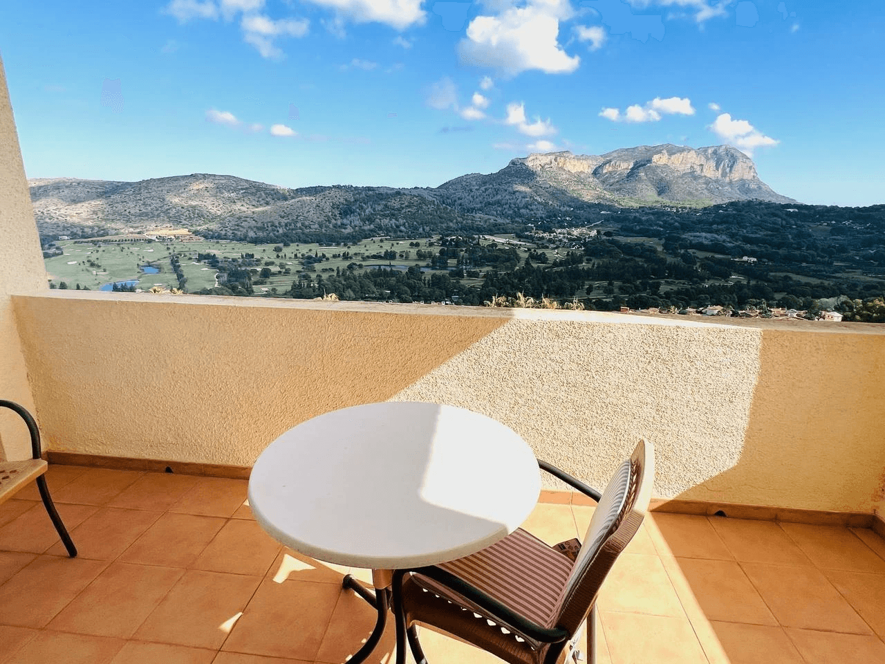 Attractive villa with sea and mountain views in the Sella Golf Resort, Pedreguer, Costa Blanca.