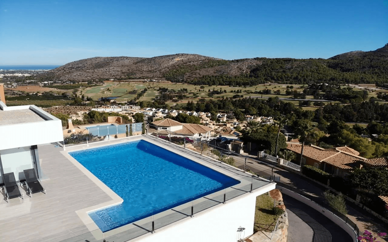 Ample contemporary villa with sea and mountain views for salea in La Sella Golf Resort, Pedreguer, Costa Blanca