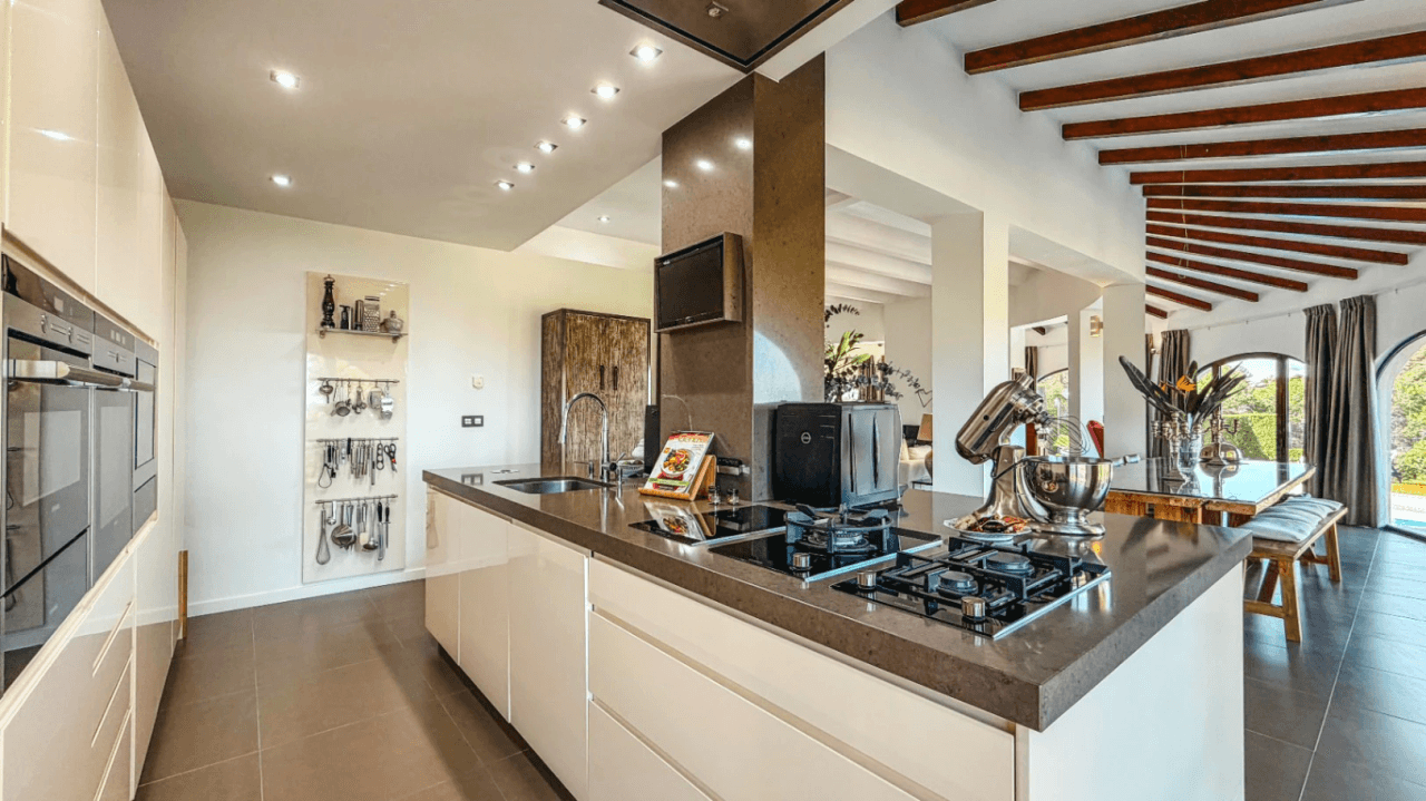 Elegant villa with panoramic sea views for sale in la Sella Golf Resort, Costa Blanca
