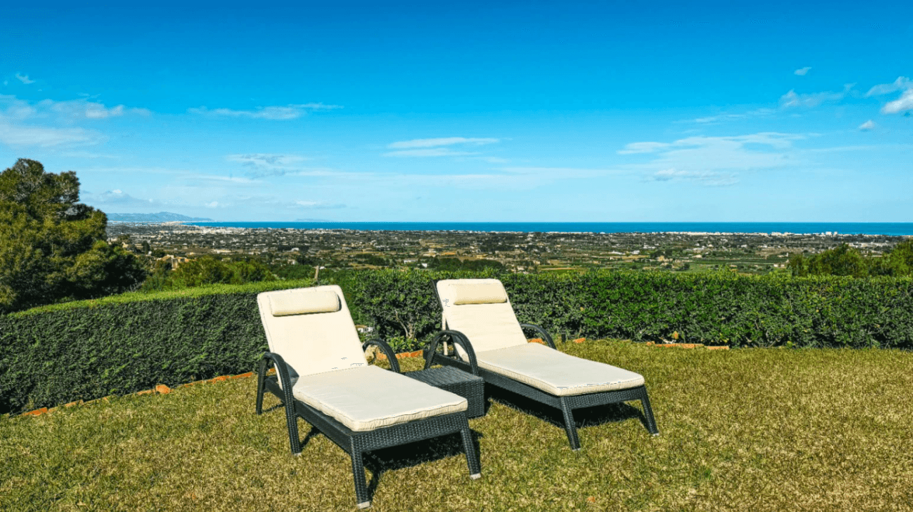 Elegant villa with panoramic sea views for sale in la Sella Golf Resort, Costa Blanca