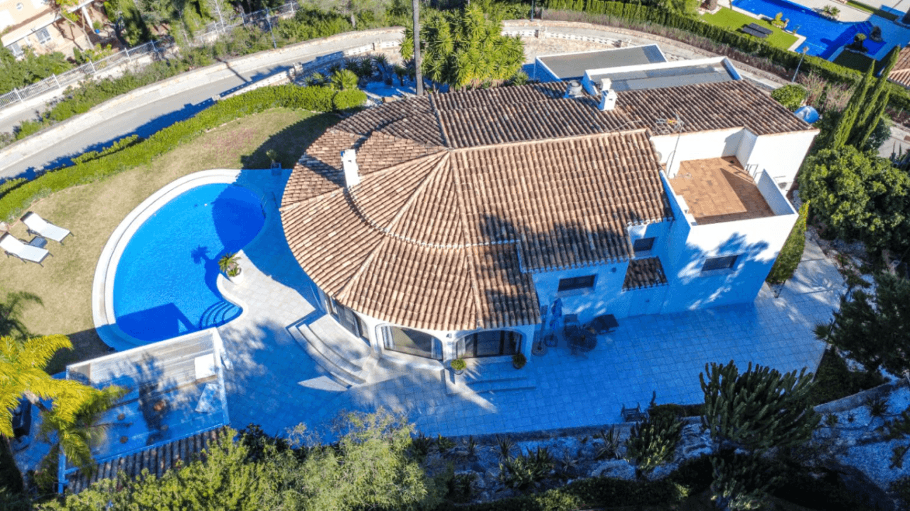 Elegant villa with panoramic sea views for sale in la Sella Golf Resort, Costa Blanca