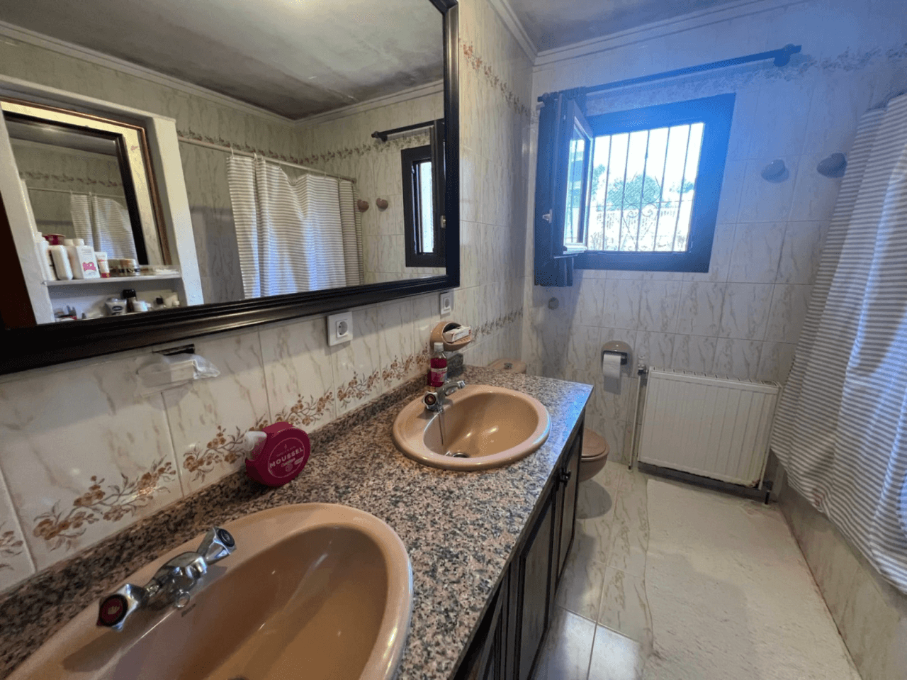 Finca espagnole traditionnelle avec un énorme terrain et un potentiel infini à vendre dans le complexe de golf La Sella, Pedreguer, Costa Blanca.