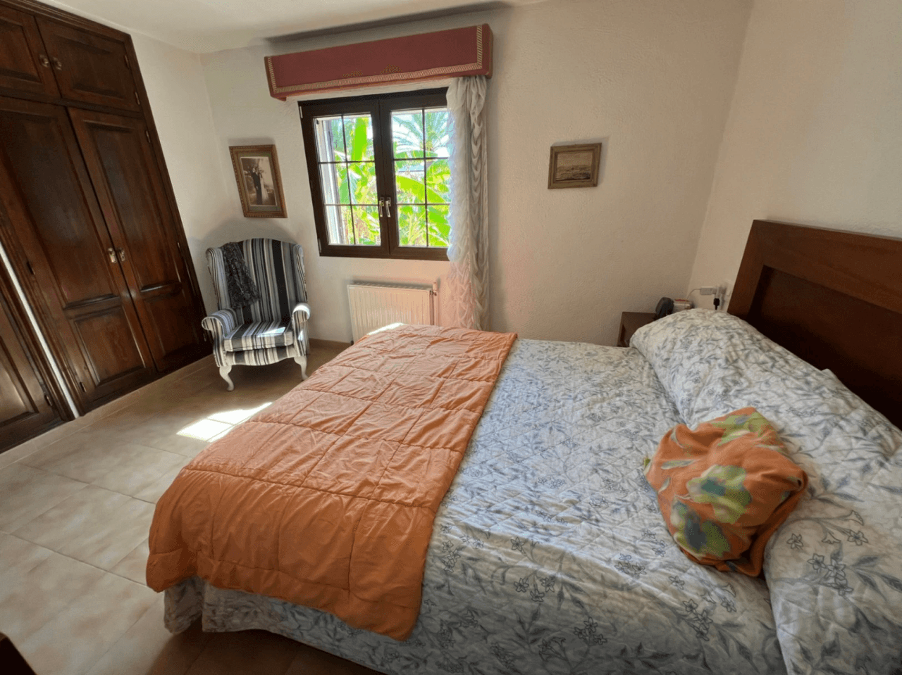 Finca espagnole traditionnelle avec un énorme terrain et un potentiel infini à vendre dans le complexe de golf La Sella, Pedreguer, Costa Blanca.