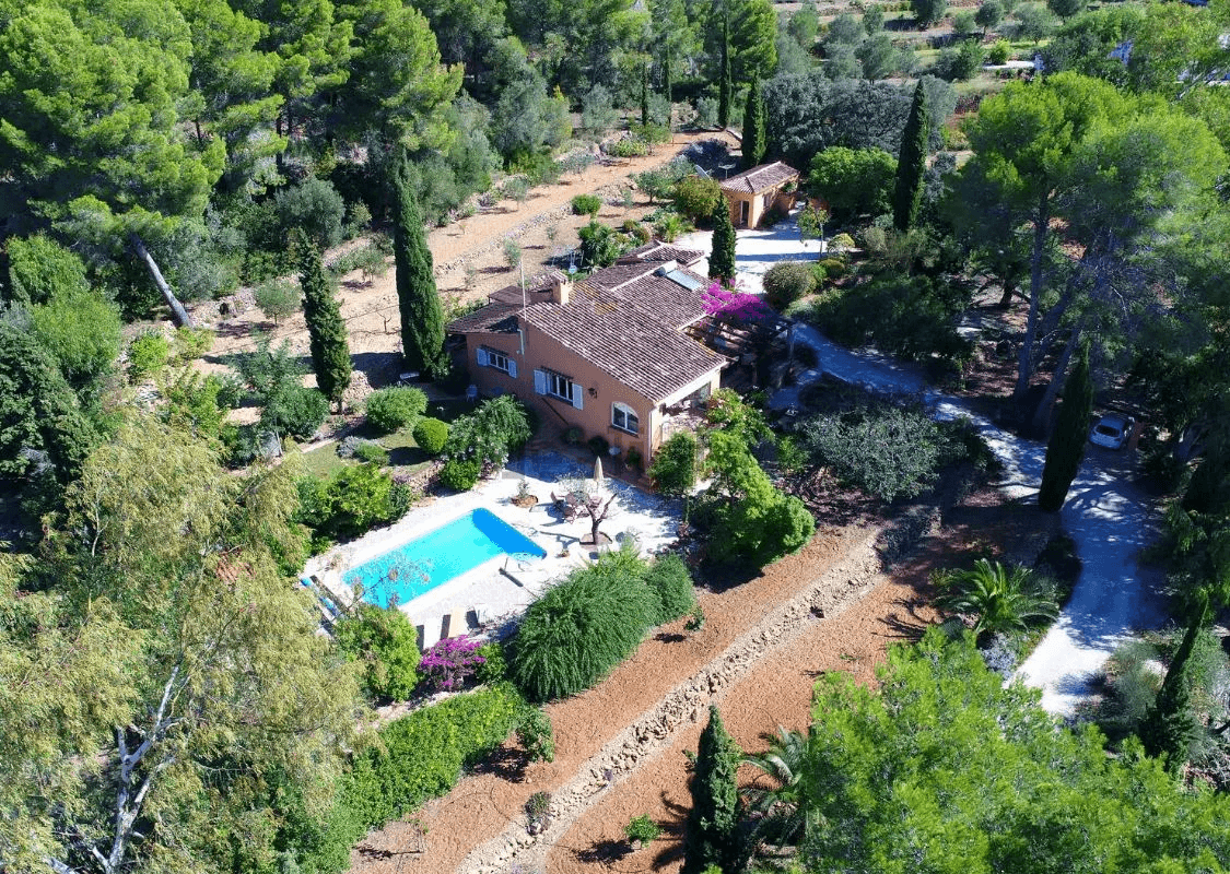 Finca met de essentie van Mediterraan leven op de beste locatie La Sella Golf Resort, Denia, Costa Blanca