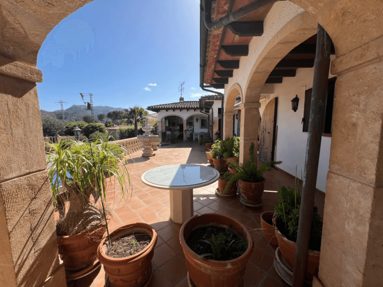 Finca espagnole traditionnelle avec un énorme terrain et un potentiel infini à vendre dans le complexe de golf La Sella, Pedreguer, Costa Blanca.