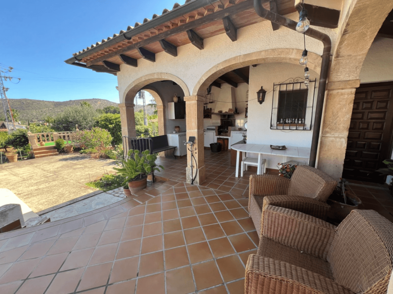 Finca espagnole traditionnelle avec un énorme terrain et un potentiel infini à vendre dans le complexe de golf La Sella, Pedreguer, Costa Blanca.