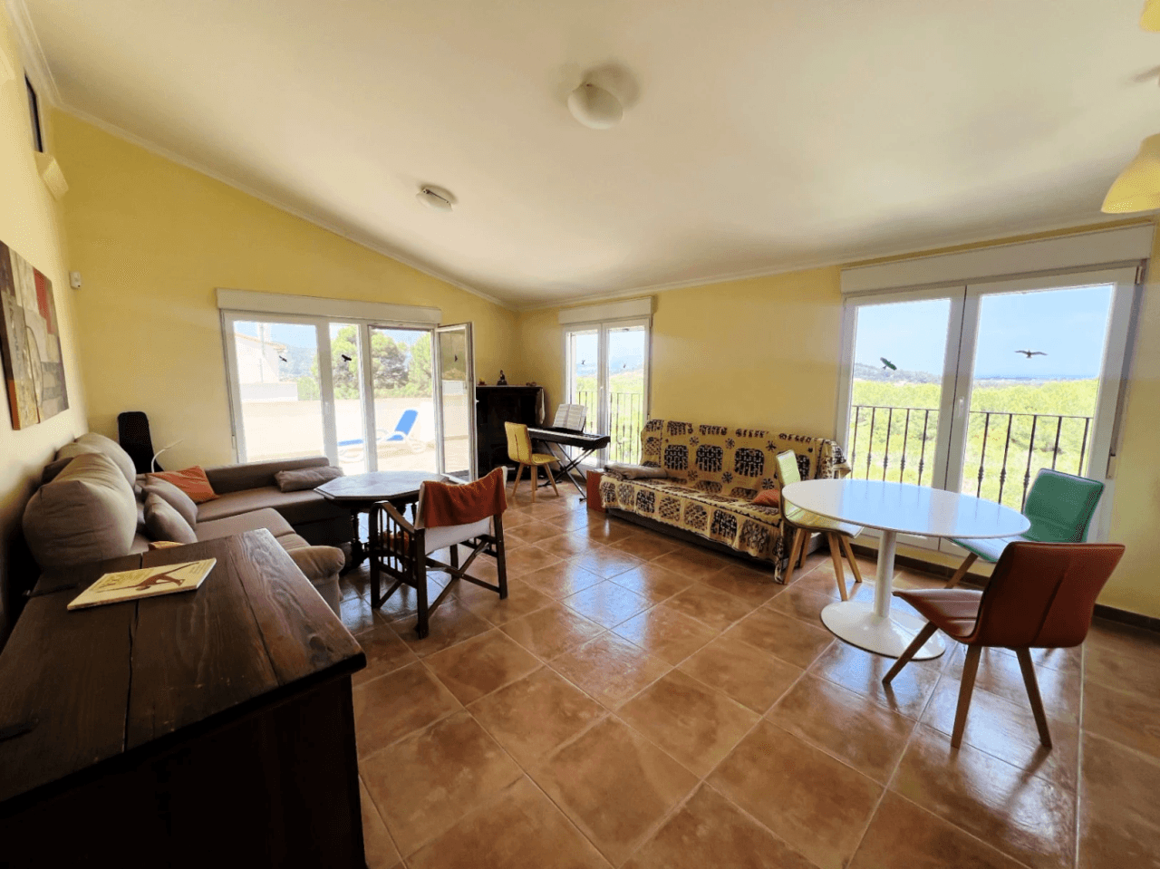 Ruime villa op een unieke locatie met panoramisch uitzicht, omringd door een natuurpark in Jesus Pobre, Denia, Costa Blanca.