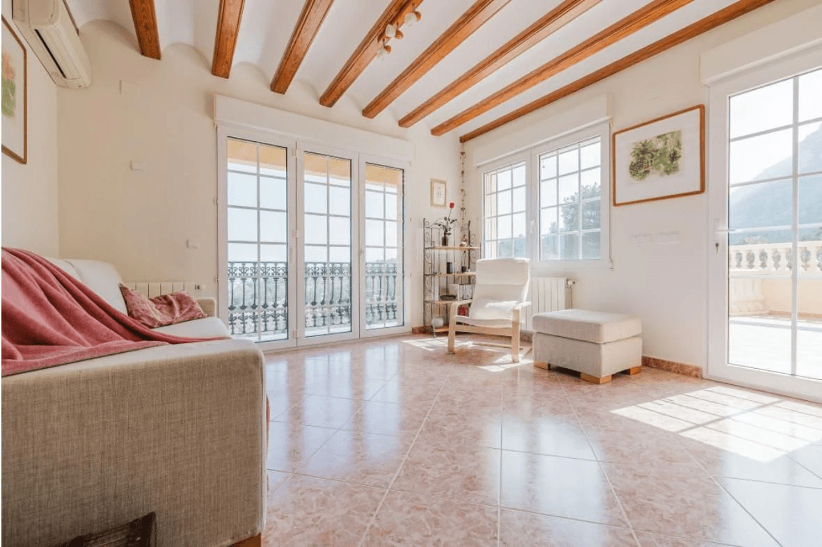 Magnifica villa de estilo mediterránea con vistas panorámicas al mar y poca distancia del centro de Denia, Costa Blanca