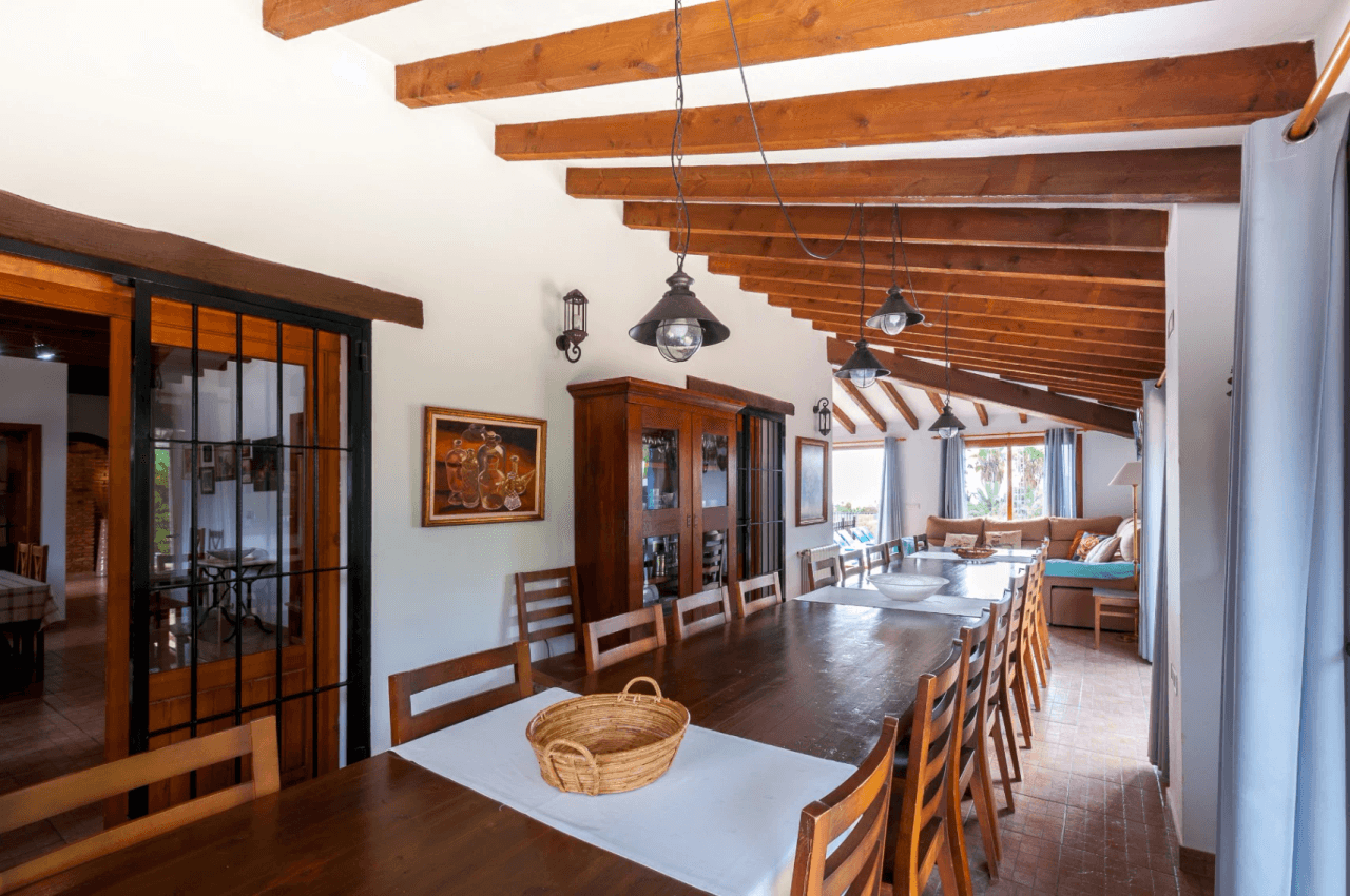 Benissa Finca te koop op groot perceel met zwembad en gastenhuis