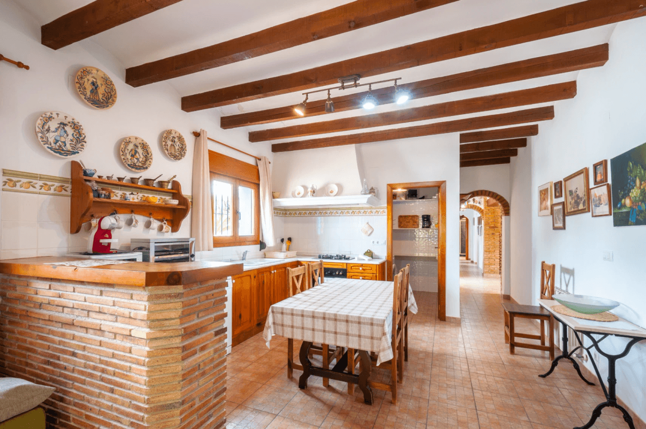 Benissa Finca te koop op groot perceel met zwembad en gastenhuis