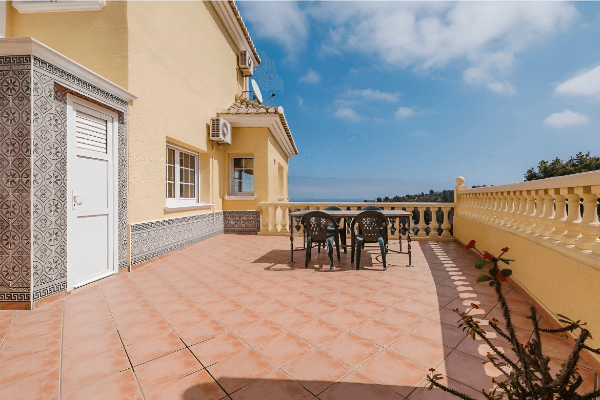 Magnifica villa de estilo mediterránea con vistas panorámicas al mar y poca distancia del centro de Denia, Costa Blanca