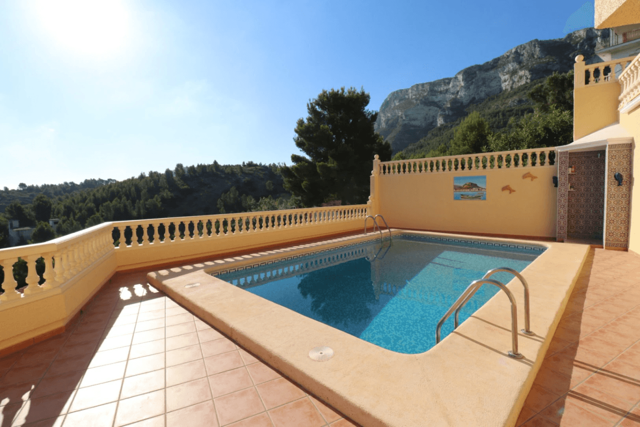 Magnifica villa de estilo mediterránea con vistas panorámicas al mar y poca distancia del centro de Denia, Costa Blanca