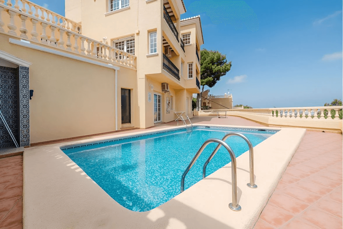 Magnifica villa de estilo mediterránea con vistas panorámicas al mar y poca distancia del centro de Denia, Costa Blanca
