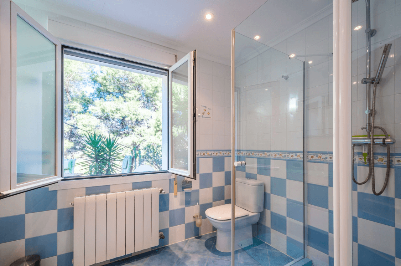 Benissa Villa met Zeezicht en Apart Gastenappartement