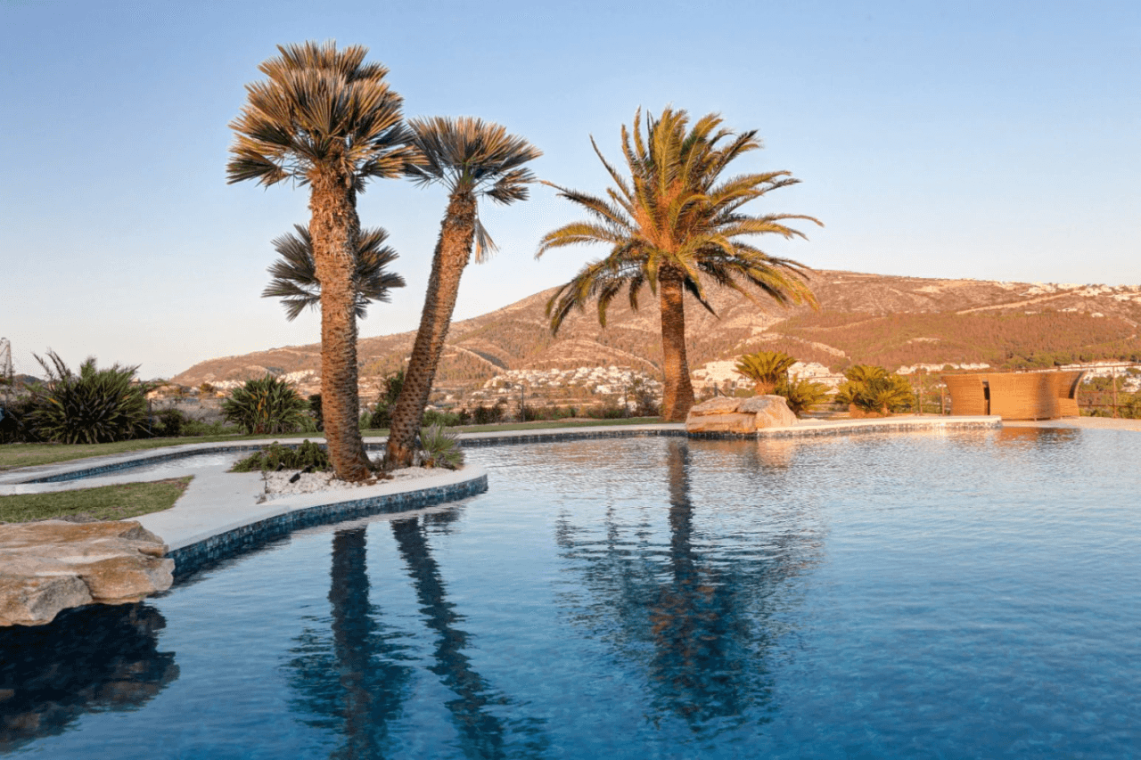 Prachtige finca te koop met uitzicht op zee en vallei in Moraira, Costa Blanca