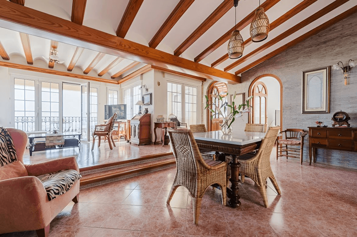 Magnifica villa de estilo mediterránea con vistas panorámicas al mar y poca distancia del centro de Denia, Costa Blanca