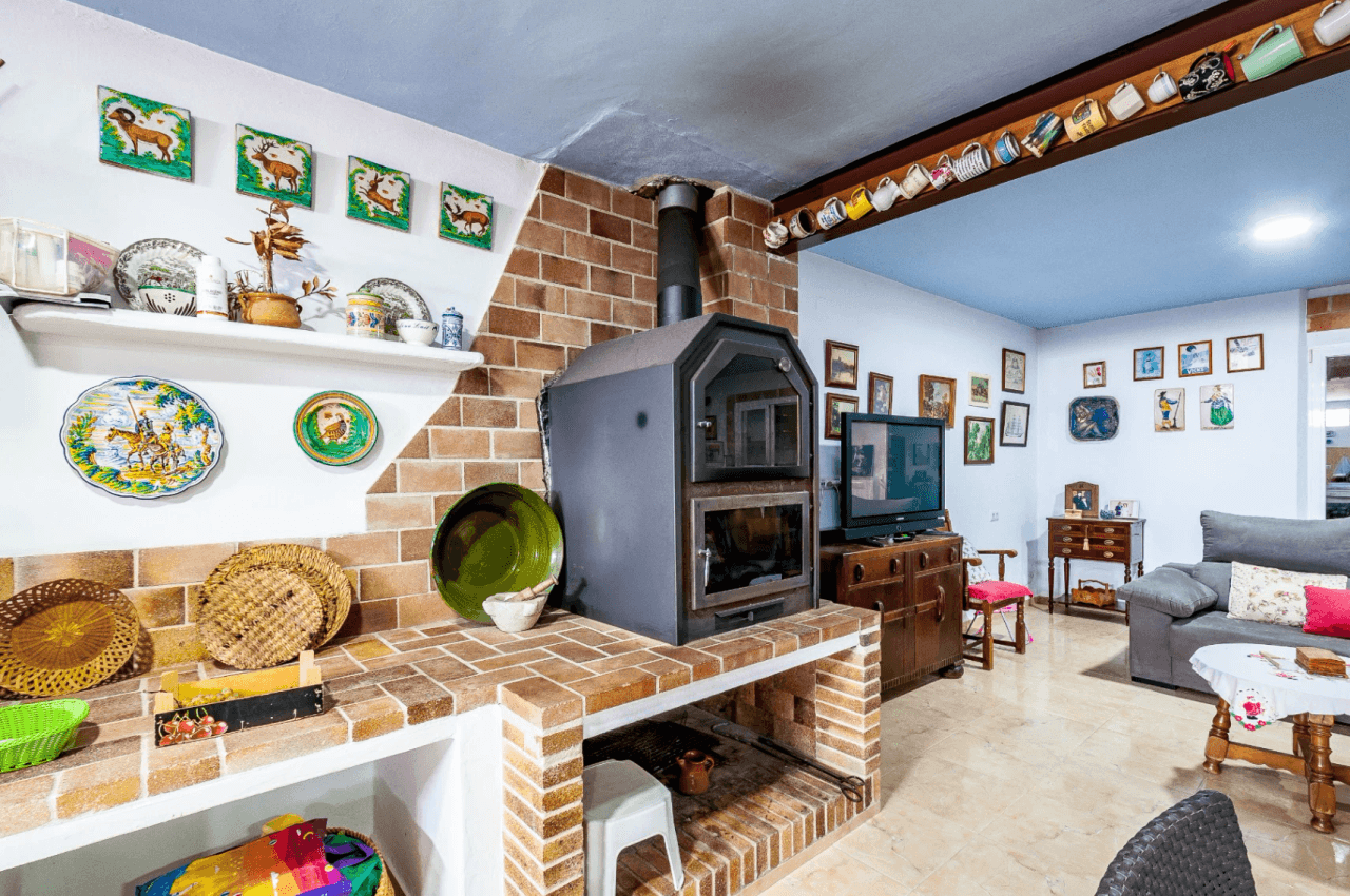 Benissa Finca te koop op groot perceel met zwembad en gastenhuis