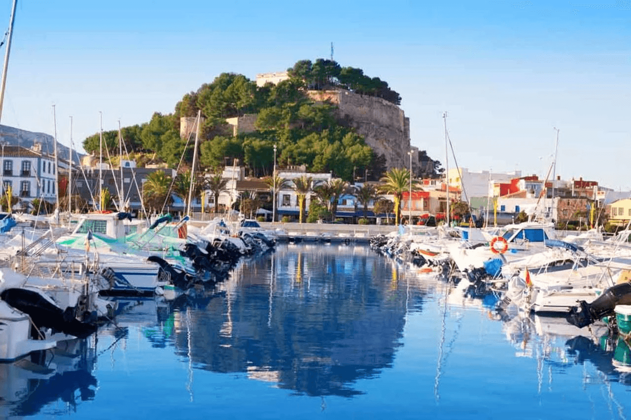 Charmant dorp huis met 3 slaapkamers in Denia, Las Marinas, Costa Blanca