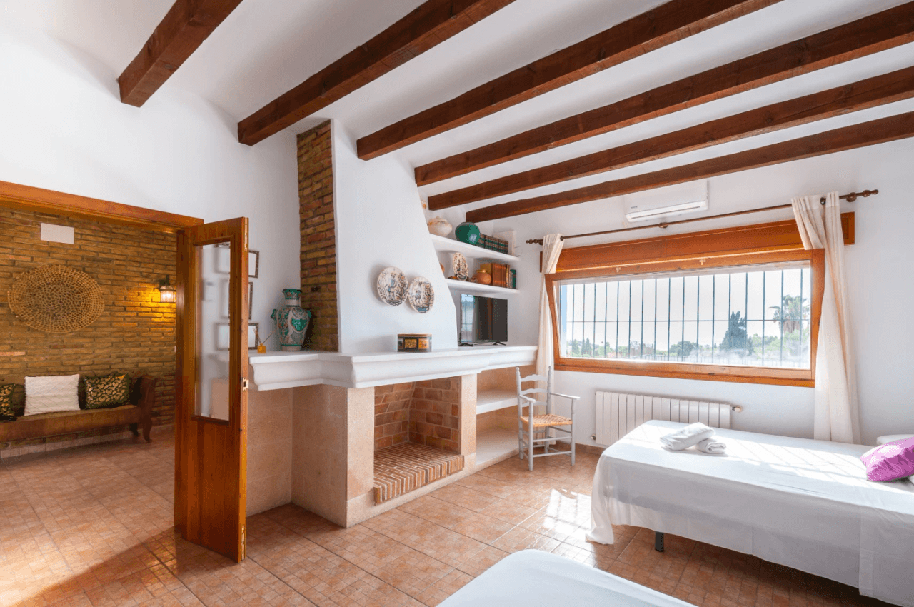Benissa Finca te koop op groot perceel met zwembad en gastenhuis