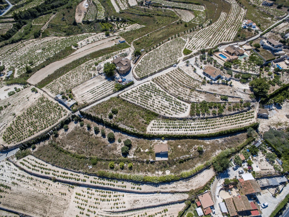 NIEUW TE BOUWEN FINCA OP EEN UNIEKE LOCATIE IN MORAIRA