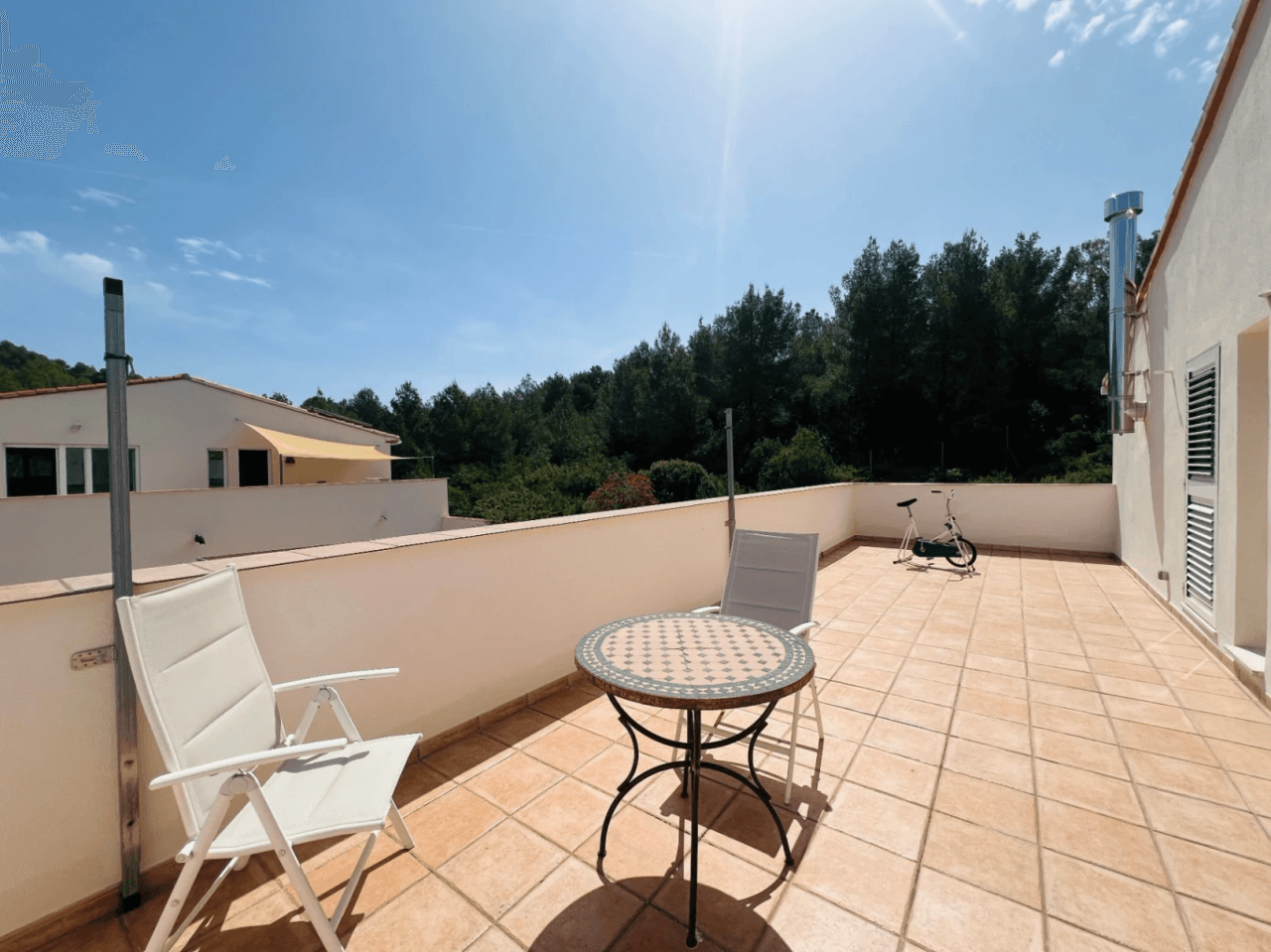 Ruime villa op een unieke locatie met panoramisch uitzicht, omringd door een natuurpark in Jesus Pobre, Denia, Costa Blanca.