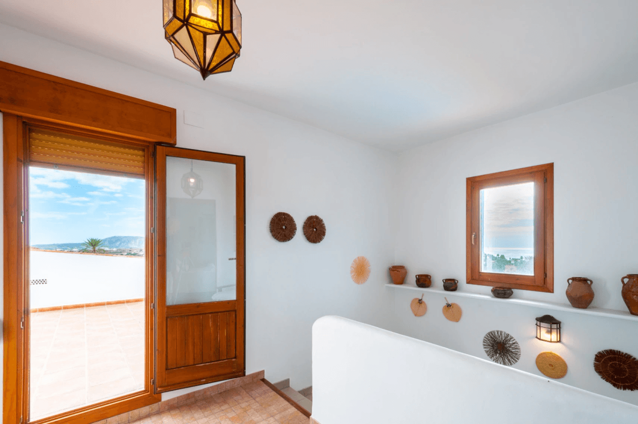 Benissa Finca te koop op groot perceel met zwembad en gastenhuis