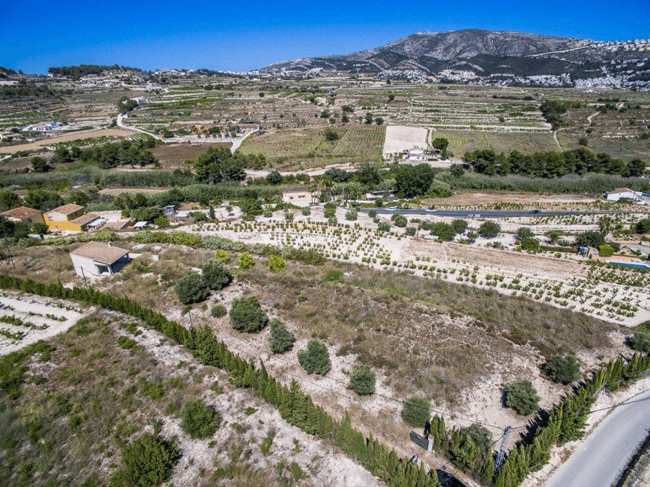 NIEUW TE BOUWEN FINCA OP EEN UNIEKE LOCATIE IN MORAIRA