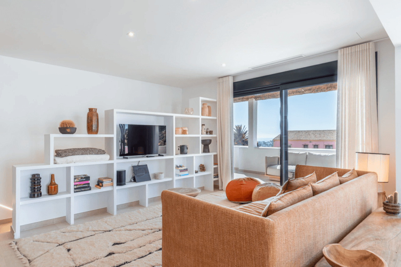 Ibiza Style Luxury Villa in Moraira — Mediterranean Elegance Just 1 km from the Sea
