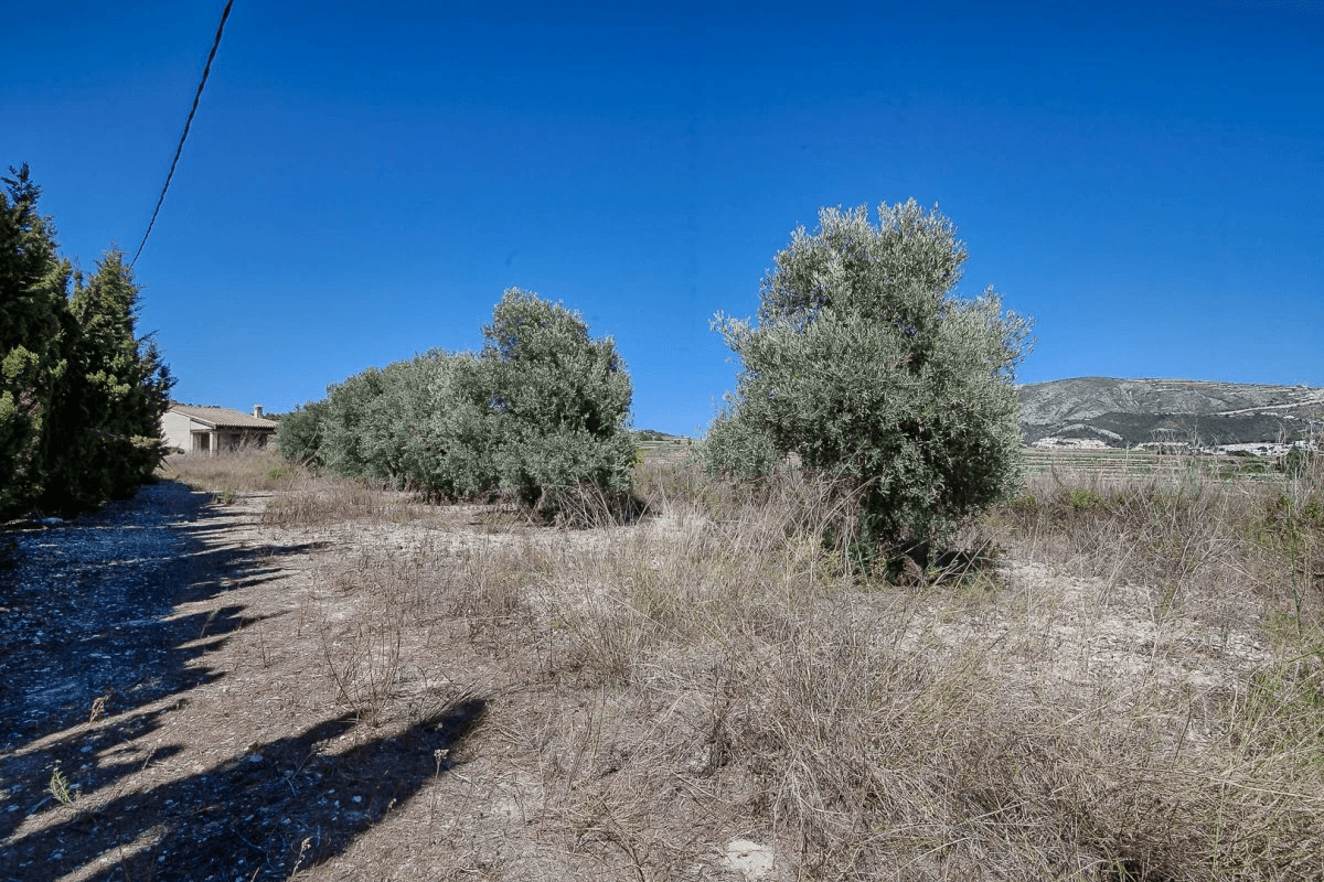 NIEUW TE BOUWEN FINCA OP EEN UNIEKE LOCATIE IN MORAIRA