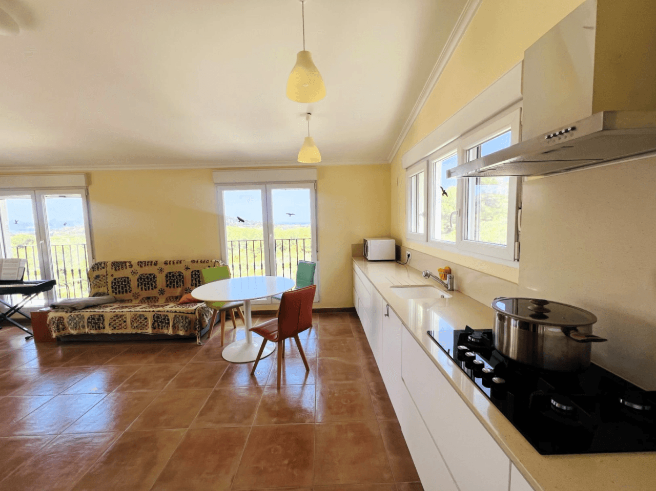 Ruime villa op een unieke locatie met panoramisch uitzicht, omringd door een natuurpark in Jesus Pobre, Denia, Costa Blanca.