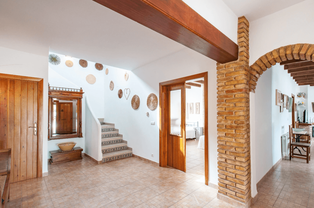 Benissa Finca te koop op groot perceel met zwembad en gastenhuis