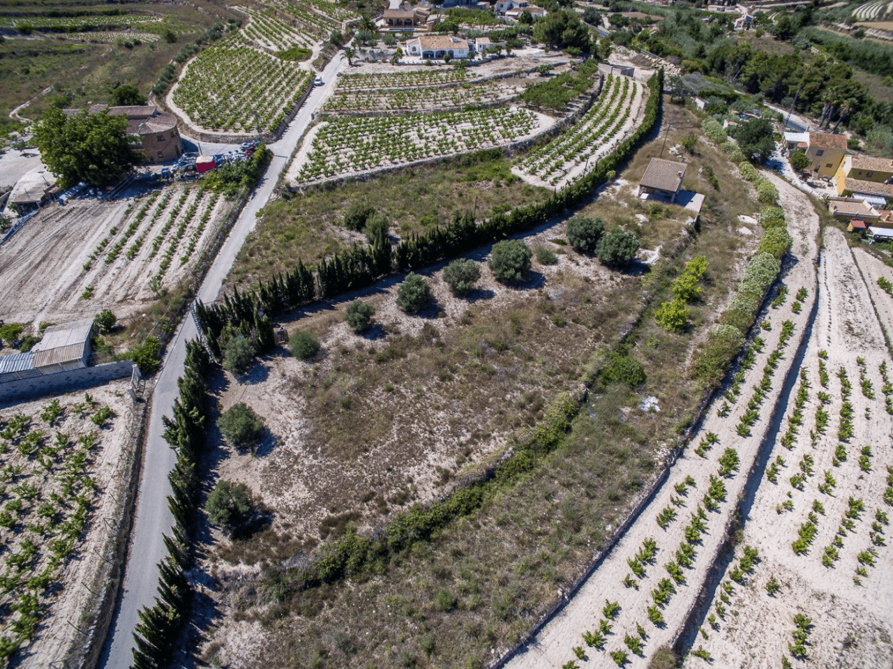 NIEUW TE BOUWEN FINCA OP EEN UNIEKE LOCATIE IN MORAIRA