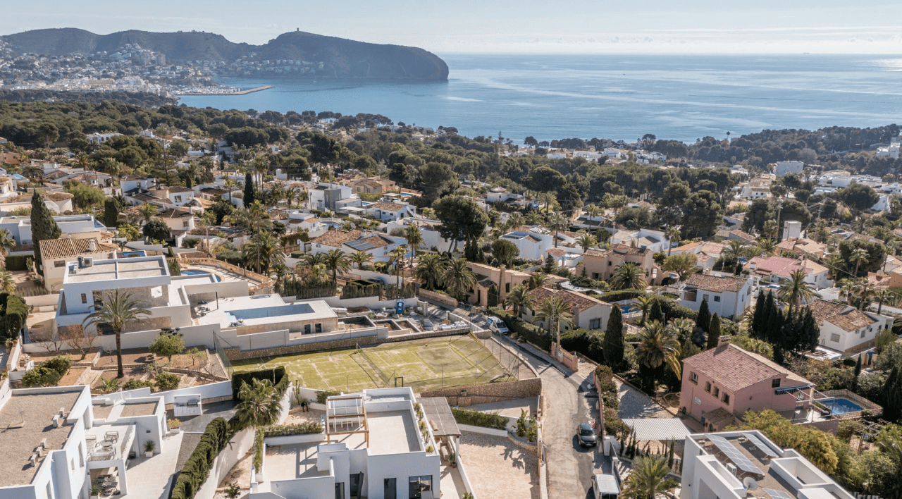 Ibiza Style Luxury Villa in Moraira — Mediterranean Elegance Just 1 km from the Sea